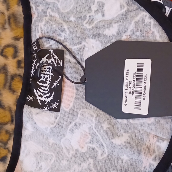 NWT KILLSTAR 2X SLEEPDRESS LONG-SLEEVED SUPER SOFT AND STRETCHY BLACK WITH ORANG - Picture 2 of 8